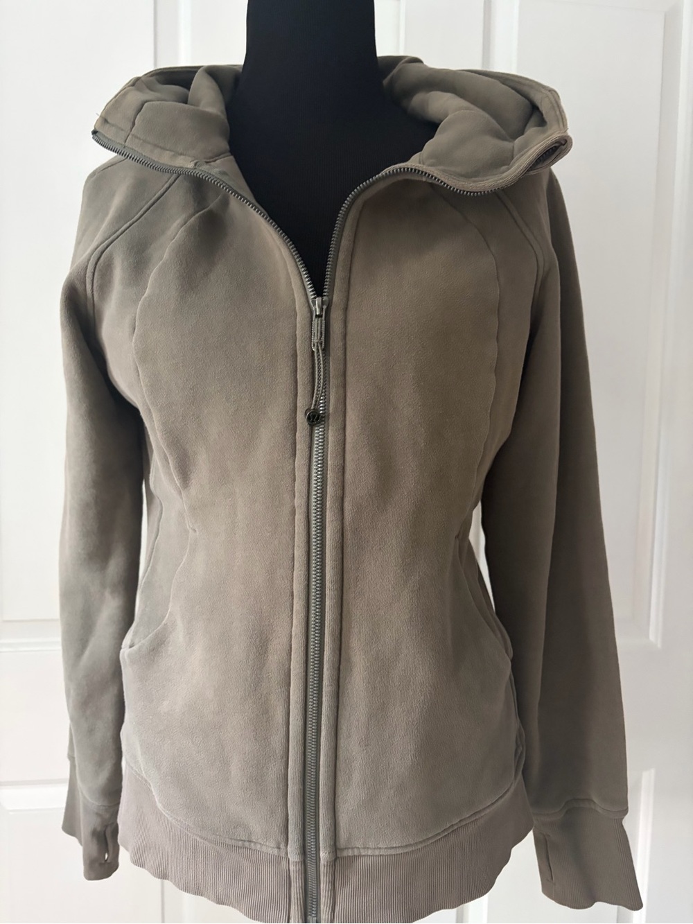 lululemon athletica Olive Hooded Zip-Up Jacket 10